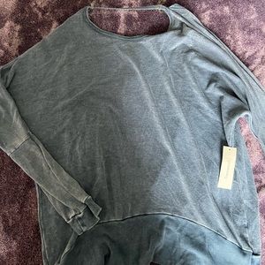 Long sleeve sweater tee